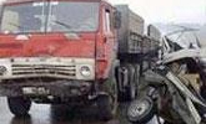 Bakıda «Opel» «Kamaz»a çırpıldı: ölən var
