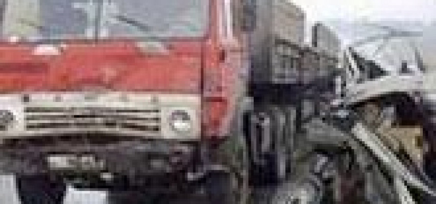 Bakıda «Opel» «Kamaz»a çırpıldı: ölən var
