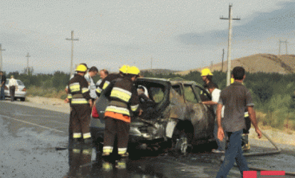 "Nissan Murano" yoldan çıxıb yandı