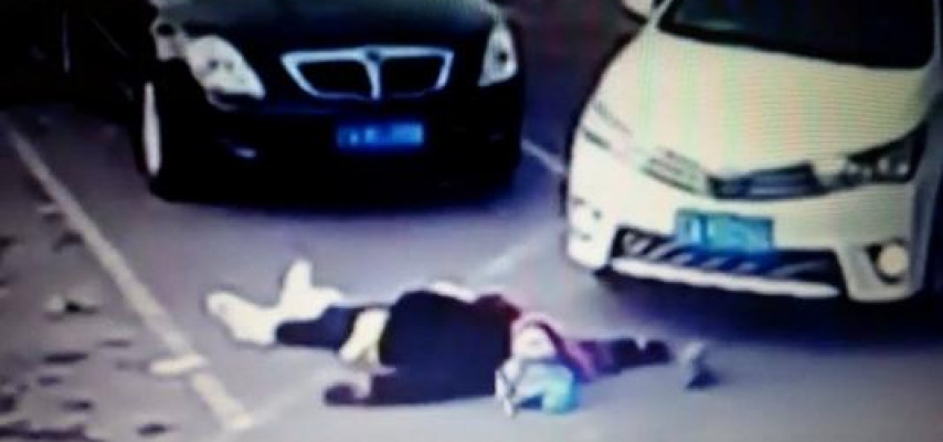 Özlərini maşınlara çırpıb pul qazanan fırıldaqçılar - ŞOK VİDEO