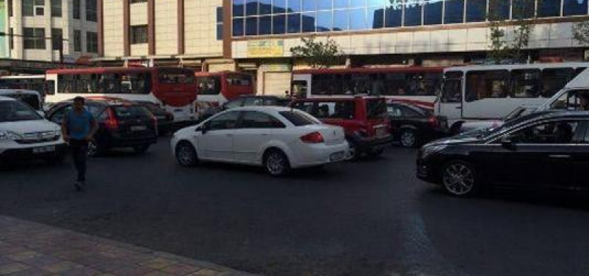Bakının kənarında "bazar" olan bazar: qanunu pozanlar kimlərdir?
