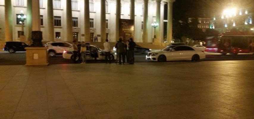 Bakının mərkəzi küçəsində «protiv» gedən «Mercedes» - 10-ZZ-030