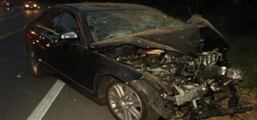 Xaçmazda “Mitsubishi” ağaca çırpıldı