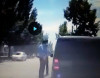 Deputat yol polisini diz çökdürdü