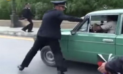Maşını müfəttişin üzərinə sürdülər