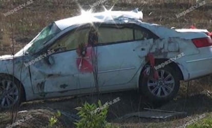 Azərbaycanda gəlin maşını aşdı, yaralılar var