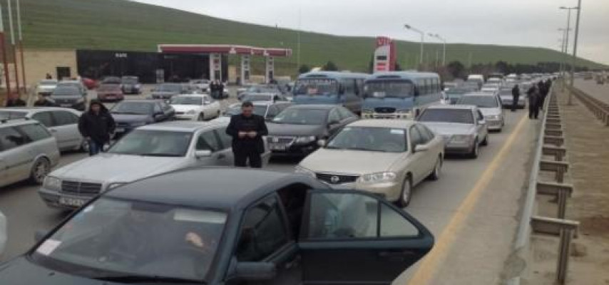 Rayon maşını olanlar Bakıya gəlməyin yolunu tapdı – 10 manat