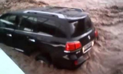 Gədəbəydə «Lexus»u selin əlindən belə aldılar