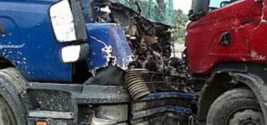 İki “Kamaz” toqquşdu - Yaralı var