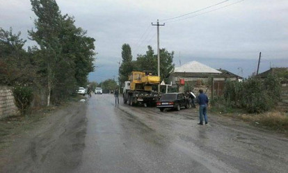 Sədr müavini qəzaya düşdü - Kəndləri işıqsız qoydu