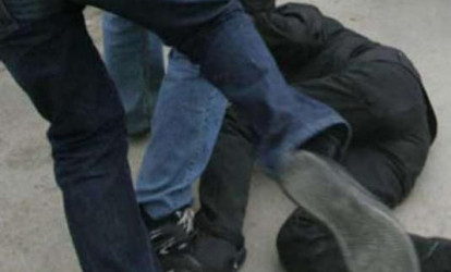 Nazirlik əməkdaşları sürücünü döyüb qaçdı