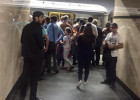 Metroda qatar dayandı - Sərnişinlər təxliyyə olundu