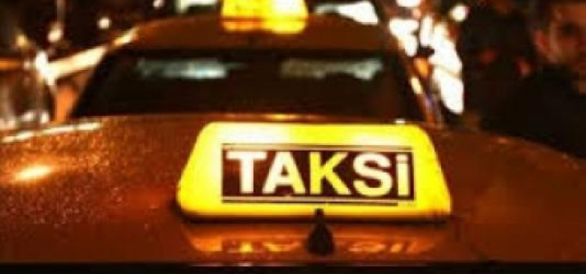 Taksidə sərnişin digər sərnişini bıçaqladı