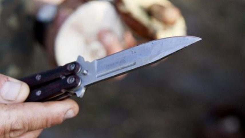 Bakıda avtomobilin qarşısını kəsib pul tələb etdilər
