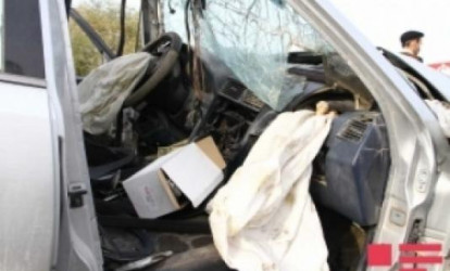 Toydan gələnlər ağır qəzaya düşdü: 2 ölü, 3 yaralı
