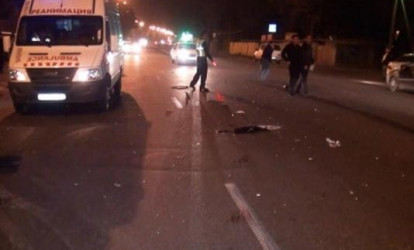 Azərbaycanlı maşınla 16 yaşlı qızı vurdu