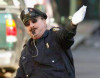 Tıxac problemini rəqslə həll edən polislər...
