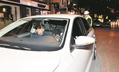 Müğənni avtomobil qəzasına düşdü