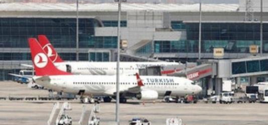 Təyyarəyə gecikən turist aeroportda özünü asdı