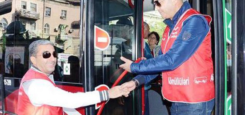 «Bu şəhərdə»nin Rafael və Coşqunu avtobusda bələdçi işləyir