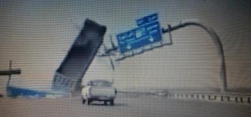 Yük yeri açıq qalan yük maşını görün nə etdi