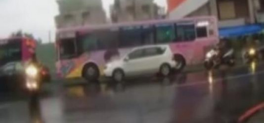 Motosikletçilərin ağır qəzası; hər ikisi sağ qaldı