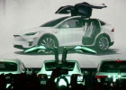«Tesla» maşınlarında “avtopilot” funksiyasına start verildi