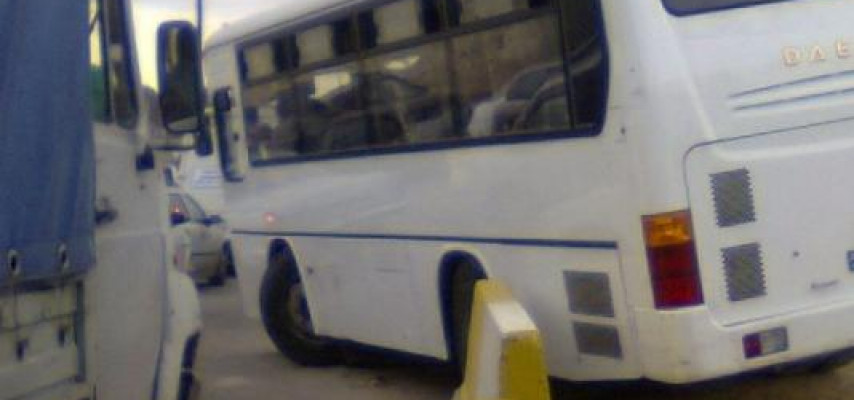 Qaradağda iki avtobus toqquşdu: xeyli adam yaralanıb