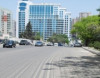 Əsas küçələrdən birində yol bağlanıb