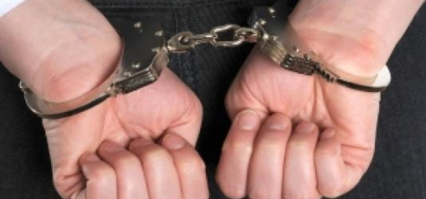Polis rəisini bıçaqlayanların məhkəməsi başlayıb