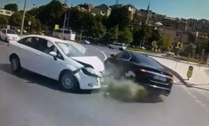 Türkiyədə də bizdəki kimidir; kim necə gəldi sürür – Qəzalardan VİDEO