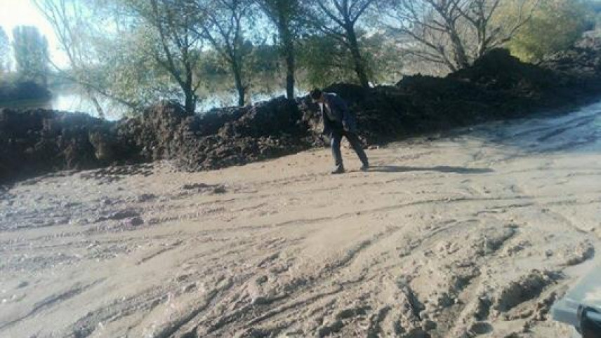 «Yolu su basıb, evdən çölə çıxa bilmirik»