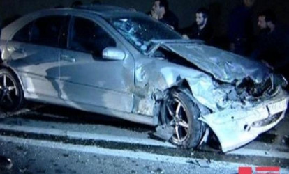 İki minik avtomobili toqquşdu: xəsarət alan var – FOTO