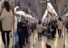 Metroda gənc qızın ədəbsizliyi