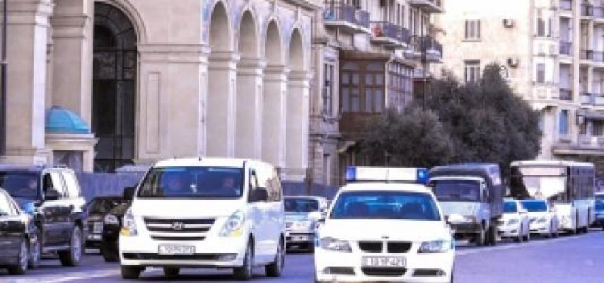 Bakıda yol polisi zabitini maşın vurub