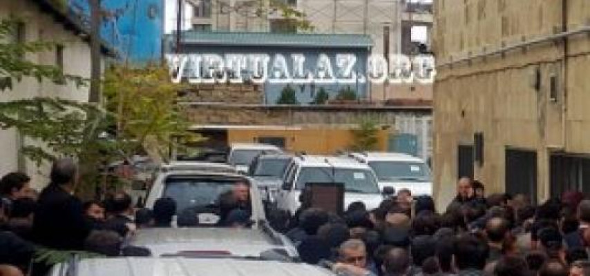 500 manatlıq avtomobil hərracı ajiotaj doğurdu