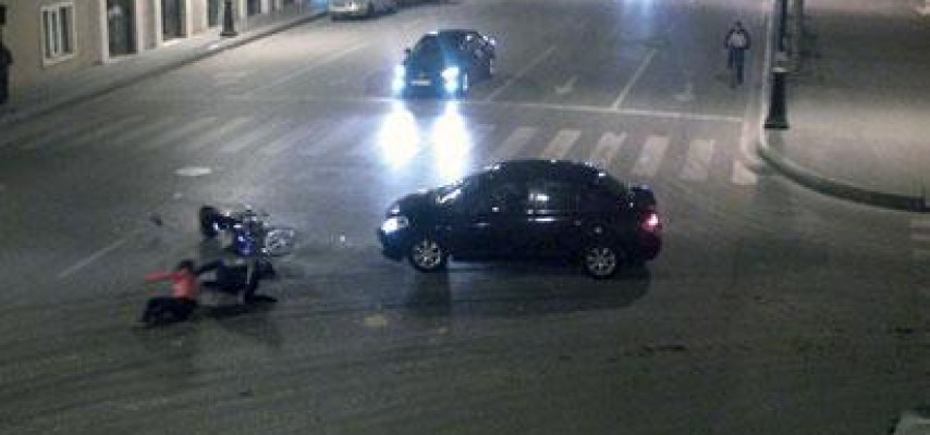 Yol polisinin idarə etdiyi motosiklet aşdı
