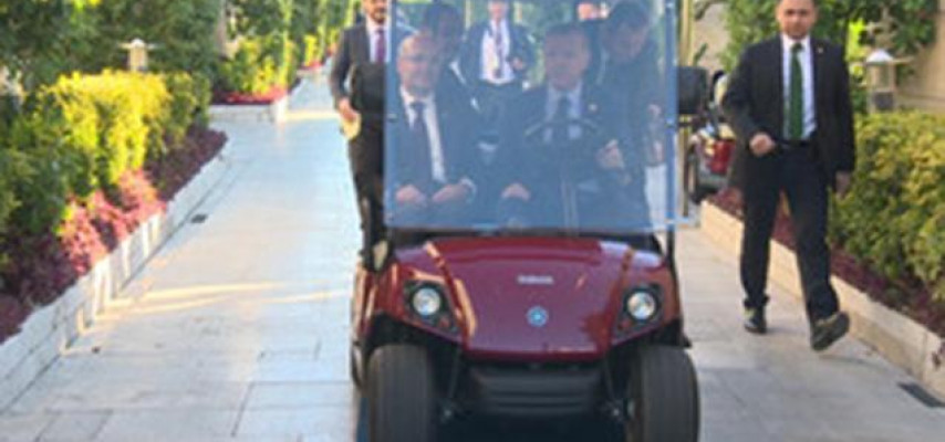 Ərdoğan görüşə qolf maşınıyla gəldi