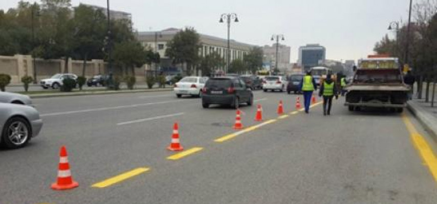 Bakının yollarını sarı zolağa salırlar