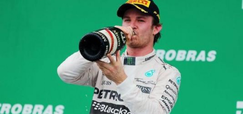“Mercedes”in alman pilotu Braziliyada ən güclü oldu – FOTO