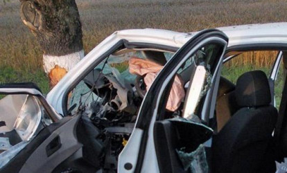 Motosikl "Chevrolet" ilə toqquşdu: 2 yaralı