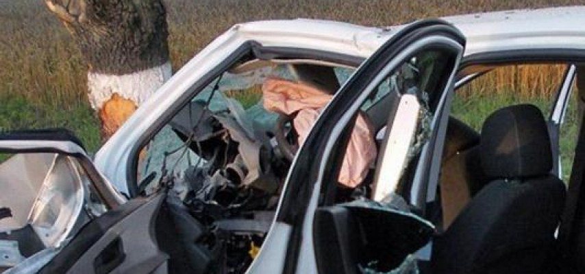 Motosikl "Chevrolet" ilə toqquşdu: 2 yaralı