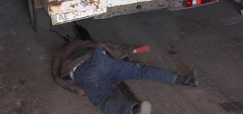 Maşınla hasar arasında qalaraq öldü