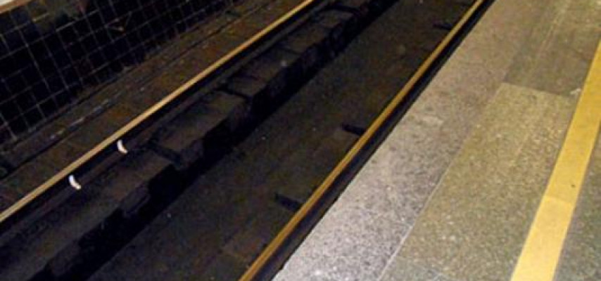 Metronun "Gənclik" stansiyasına su damır