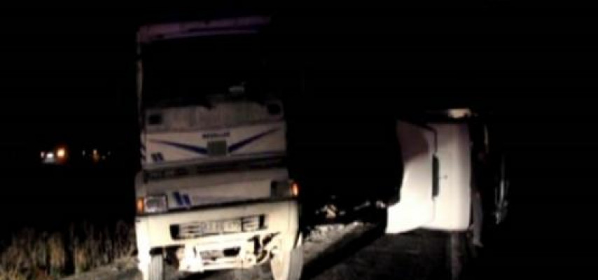 Mikroavtobusla yük maşını toqquşdu:  2 ölü, 7 yaralı