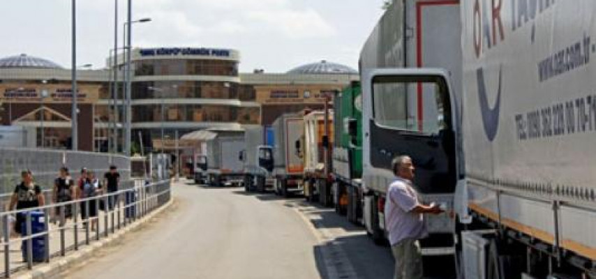 Yol vergisini dəyişdi, tətil başladı