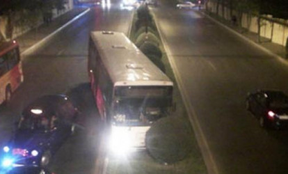 "Jiquli" avtobusla toqquşdu: yaralılar var
