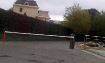 Bakıda məmurların "şlaqbaum oyunu" – FOTO