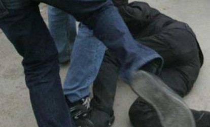 Sürücü işləyən polis döyüldü 