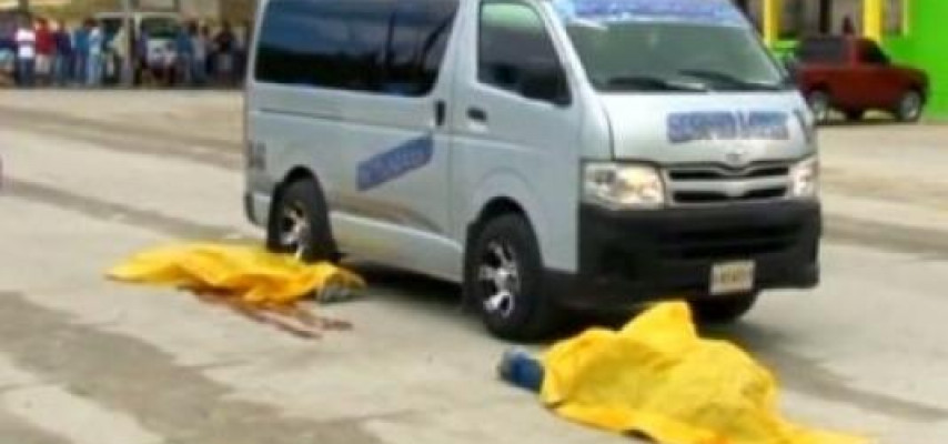Avtobus dayanacağında qətliam: 8 ölü